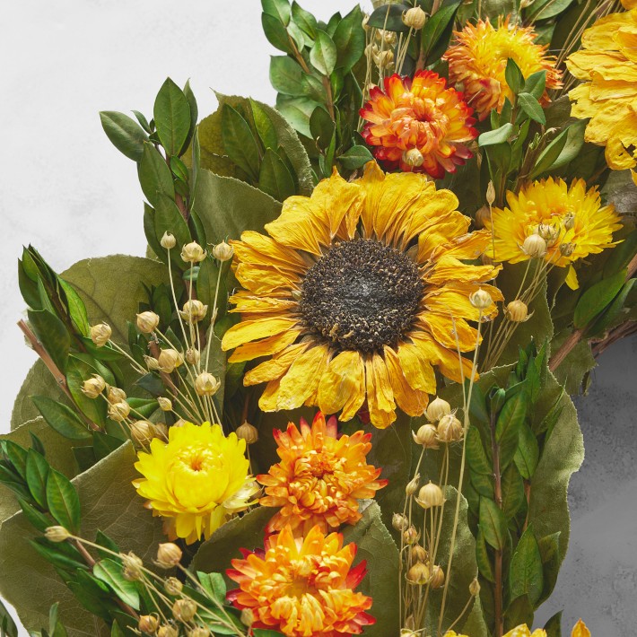 Sunflower & Myrtle Live Wreath, 22